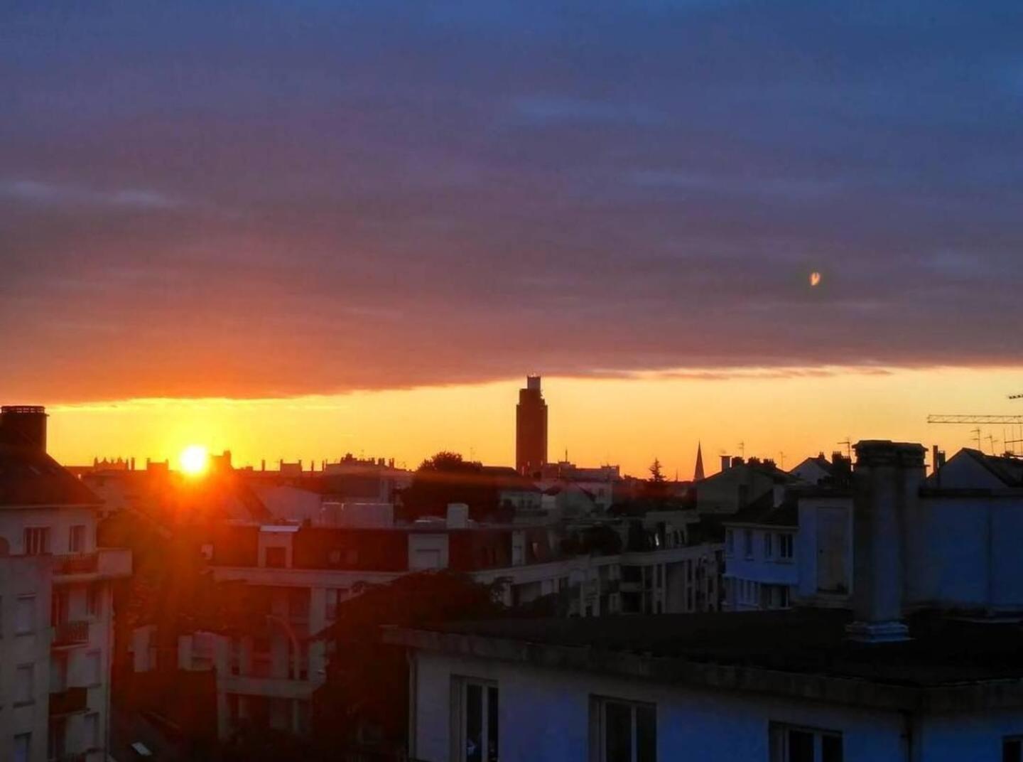 Charmant Appartement Lumineux - Dernier Etage Avec Balcon - Proche Centre-Ville Nantes Luaran gambar